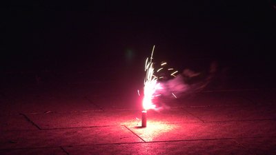 #27205 Petardos red green light fuse with bang