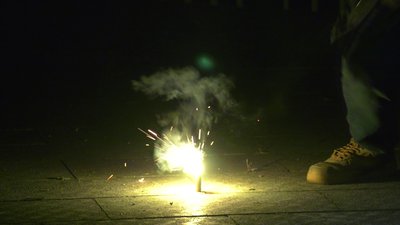 #27206 Petardos green light fuse cannon.