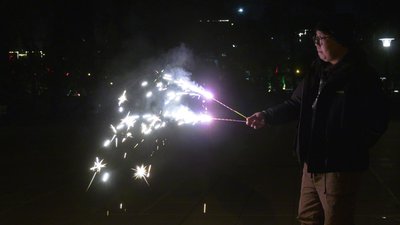 #28236 Hand hold colorful flame